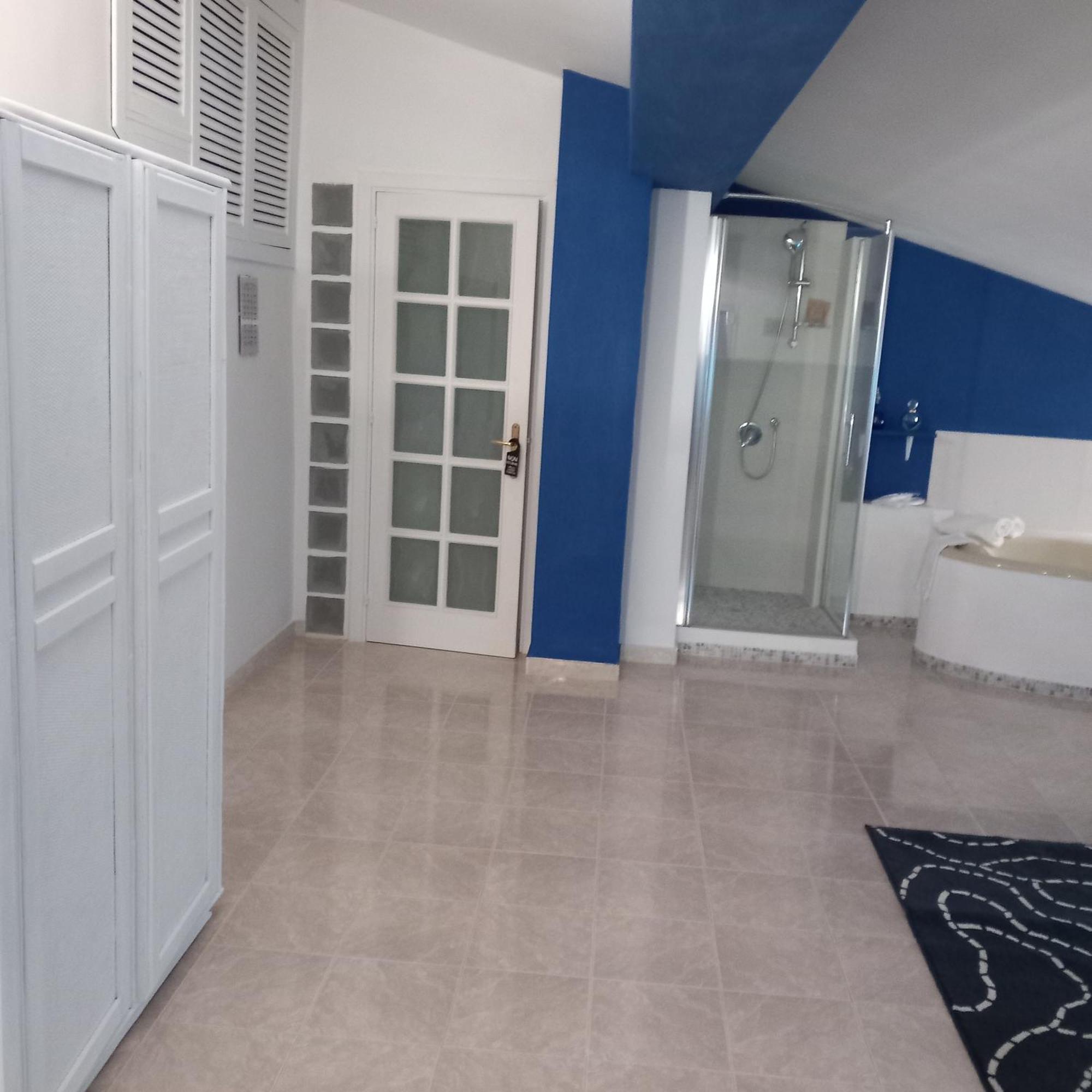 Wendy House Apartament Bari Rum bild